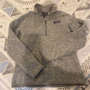 Patagonia 1/4 zip. Grey.